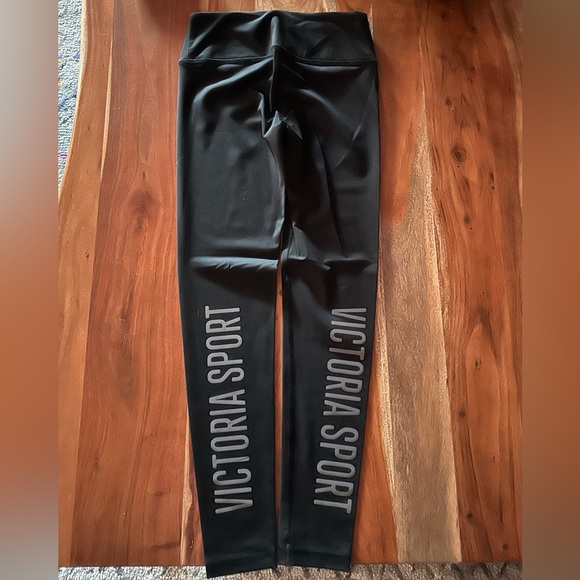 #5 (NWOT) Victoria Secret “Knockout Collection” leggings Size:S /Color:Black - Picture 2 of 5